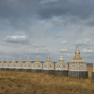Arvaikheer - Horse memorial monument